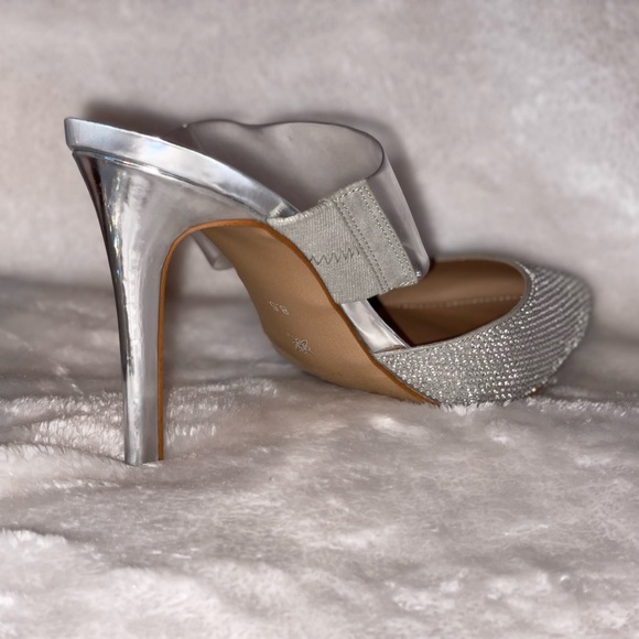 STUNNING BLING BCBG SILVER GLITTER WITH CLEAR RHINESTONES HIGH HEEL SHOES NWOT - Picture 14 of 16